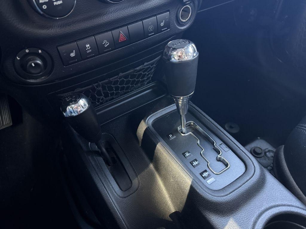 Jeep Wrangler Unlimited Sahara 4WD 2014