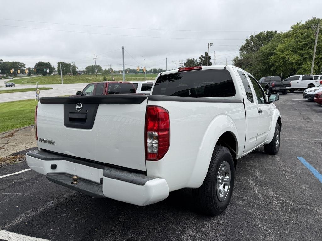 Nissan Frontier S King Cab I4 5MT 2WD 2017