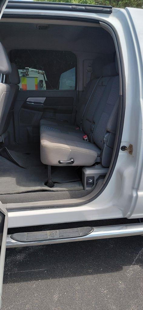 Dodge Ram 3500 SLT Mega Cab 4WD DRW 2007