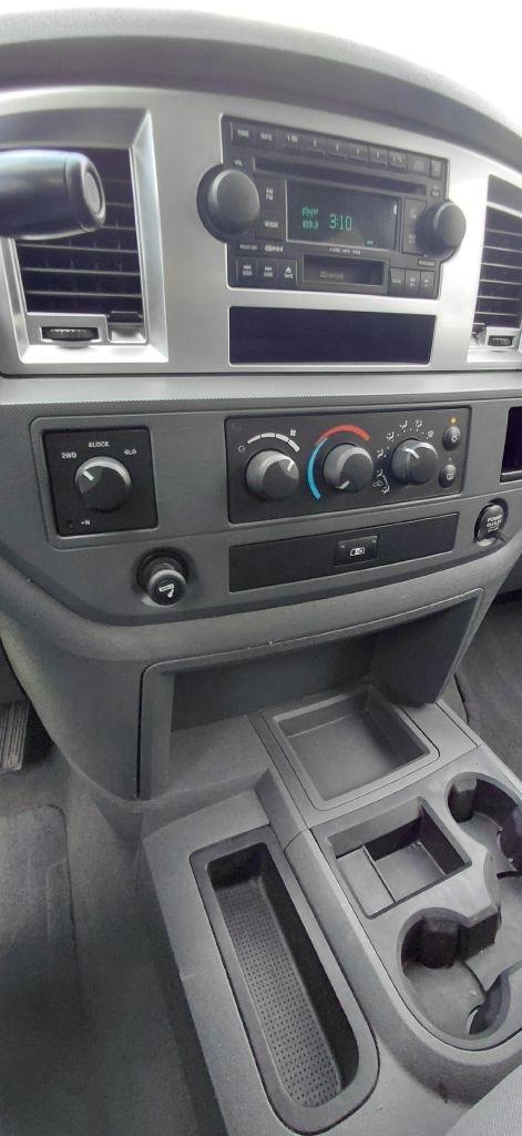 Dodge Ram 3500 SLT Mega Cab 4WD DRW 2007