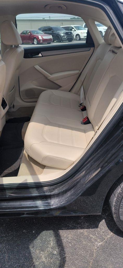Volkswagen Passat 2.0L TDI SE AT 2014
