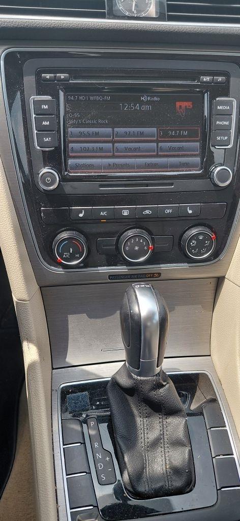 Volkswagen Passat 2.0L TDI SE AT 2014