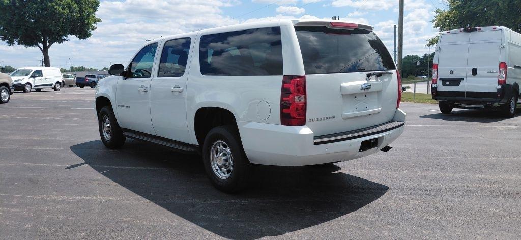 Chevrolet Suburban LS 2500 4WD 2007