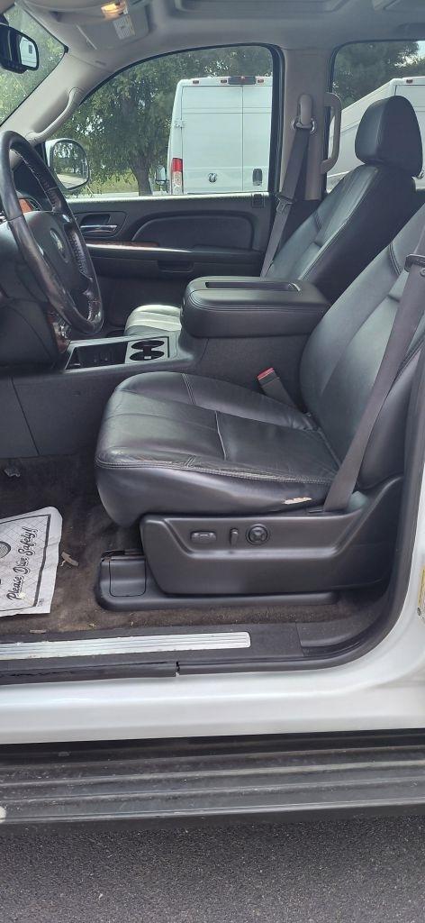 Chevrolet Suburban LS 2500 4WD 2007
