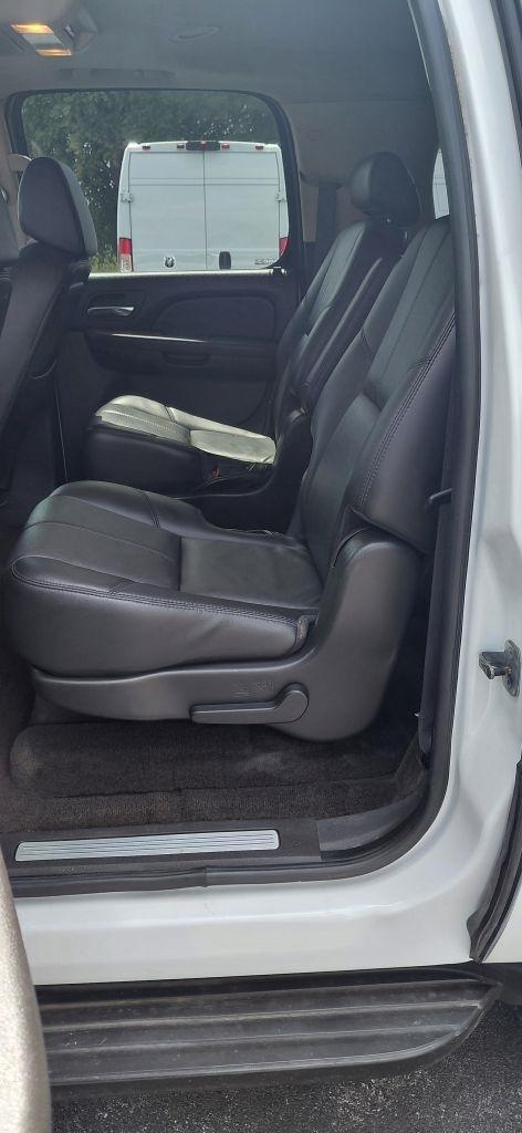 Chevrolet Suburban LS 2500 4WD 2007