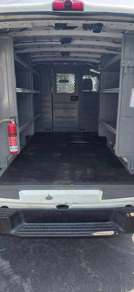 Nissan NV Cargo 2500 HD S V6 2017