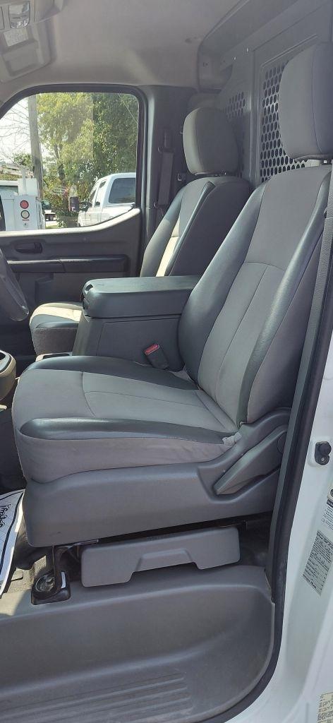 Nissan NV Cargo 2500 HD S V6 2017