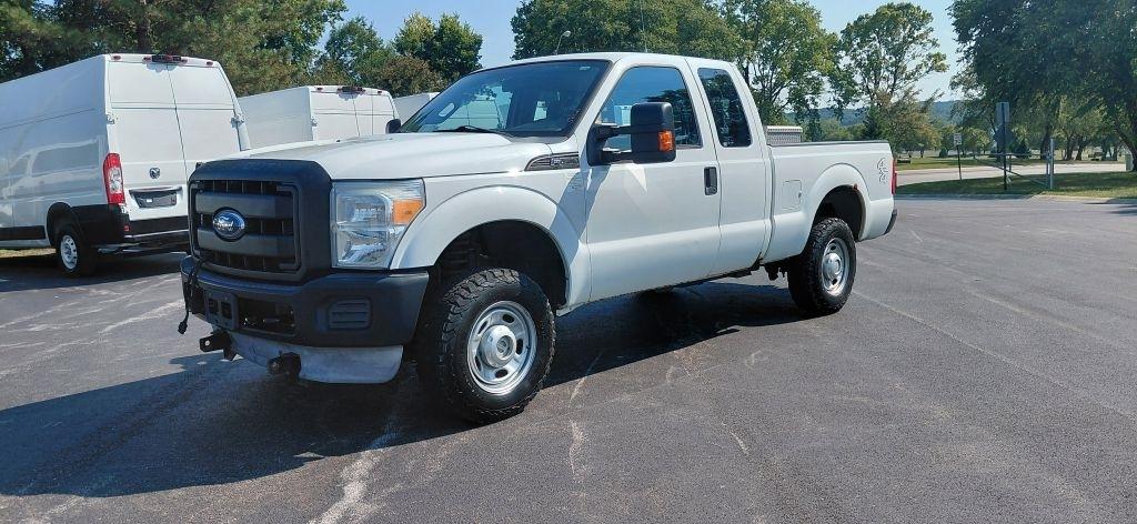 Ford F-250 SD XL SuperCab 4WD 2011