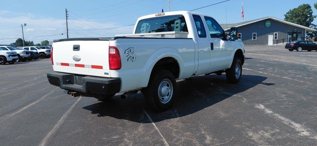 Ford F-250 SD XL SuperCab 4WD 2011