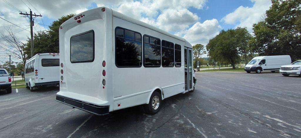 Chevrolet Express G4500 159" 2022