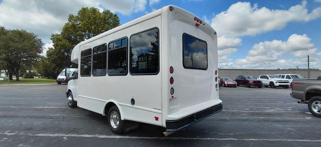 Chevrolet Express G4500 159" 2022
