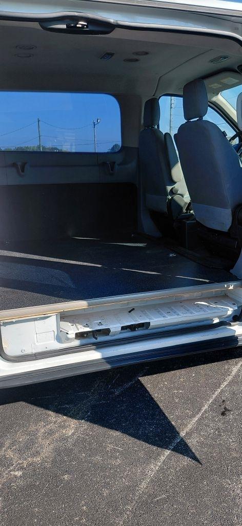 Ford Transit 350 Wagon Low Roof XL 60/40 Pass. 148-in. WB 2015