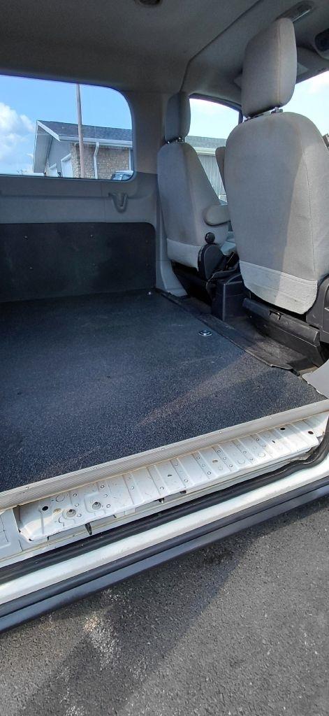 Ford Transit 350 Wagon Low Roof XL 60/40 Pass. 148-in. WB 2015