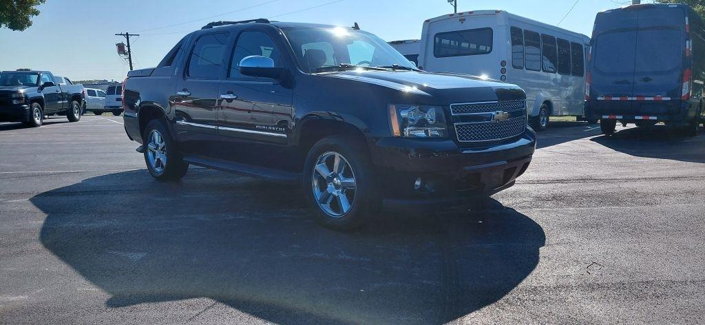 Chevrolet Avalanche LTZ 4WD 2013