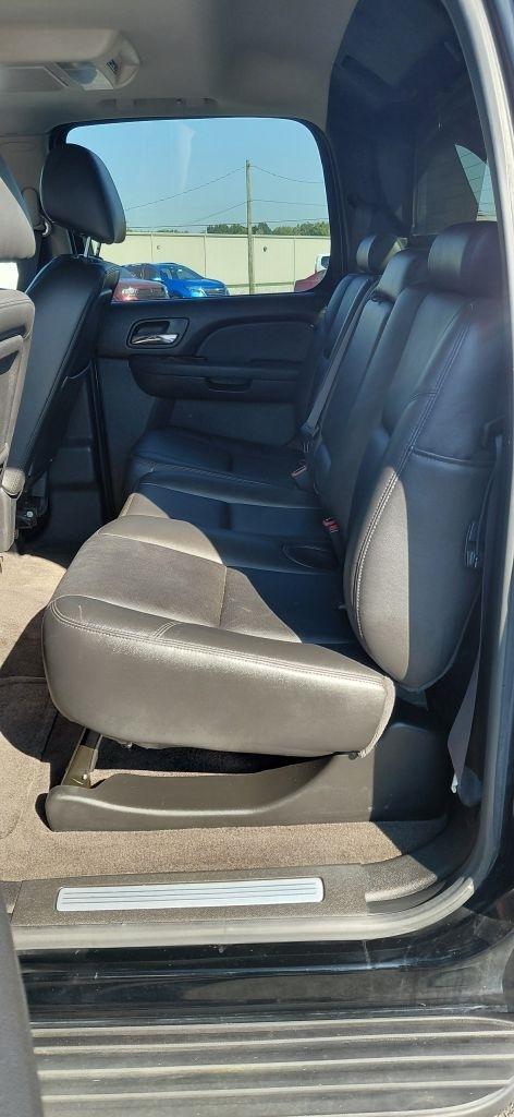 Chevrolet Avalanche LTZ 4WD 2013