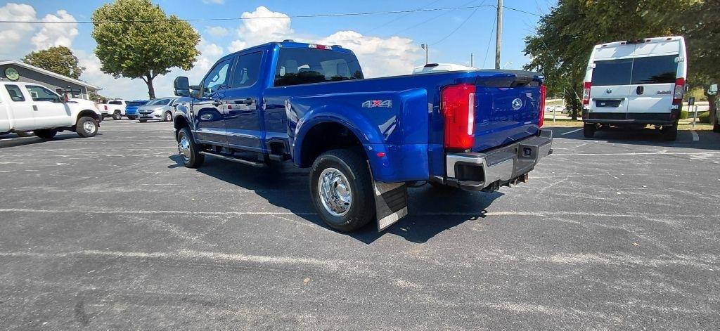 Ford F-350 SD XL Crew Cab Long Bed DRW 4WD 2026