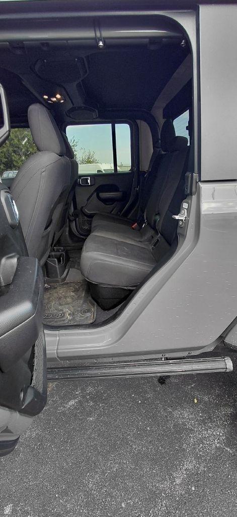 Jeep Gladiator Sport 2021