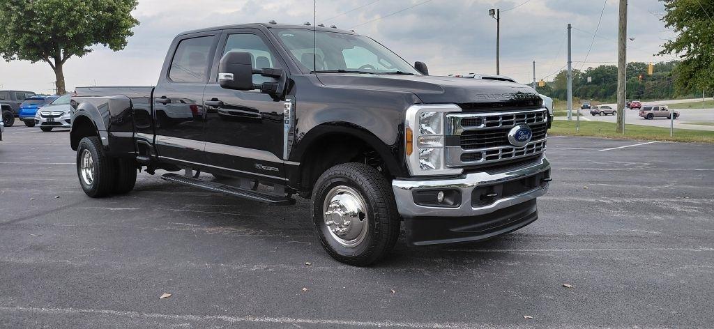 Ford F-350 SD XL Crew Cab Long Bed DRW 4WD 2026