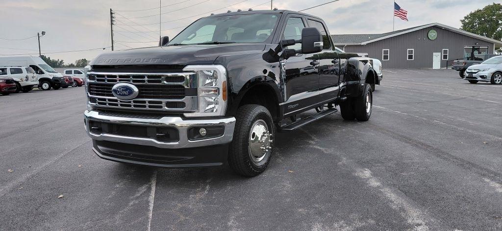 Ford F-350 SD XL Crew Cab Long Bed DRW 4WD 2026