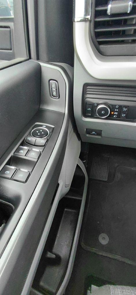 Ford F-350 SD XL Crew Cab Long Bed DRW 4WD 2026