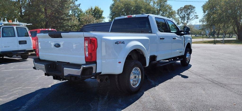Ford F-350 SD XL Crew Cab Long Bed DRW 4WD 2026