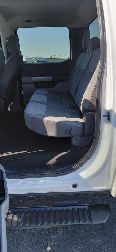 Ford F-350 SD XL Crew Cab Long Bed DRW 4WD 2026