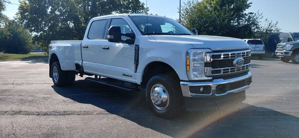 Ford F-350 SD XL Crew Cab Long Bed DRW 4WD 2026