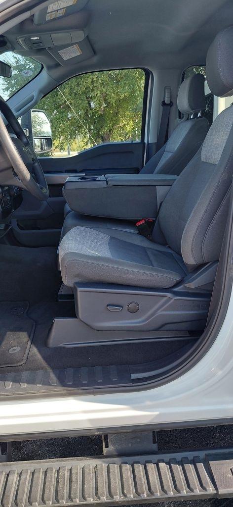 Ford F-350 SD XL Crew Cab Long Bed DRW 4WD 2026