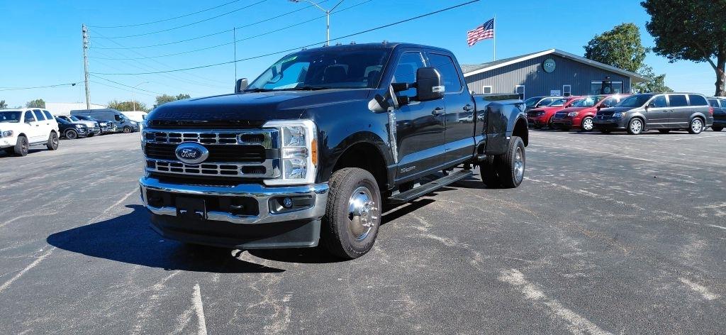 Ford F-350 SD XL Crew Cab Long Bed DRW 4WD 2026