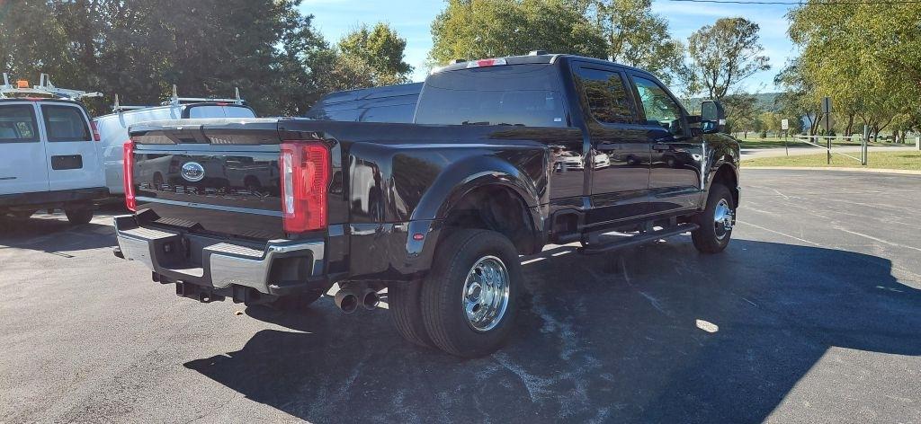 Ford F-350 SD XL Crew Cab Long Bed DRW 4WD 2026