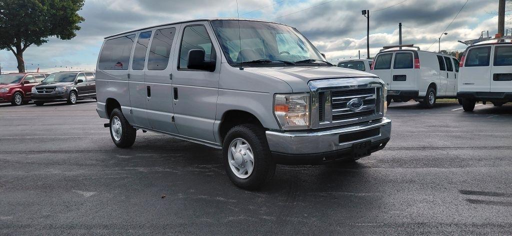 Ford Econoline E-350 XL Super Duty 2008