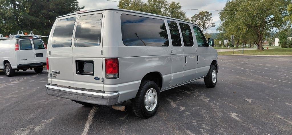 Ford Econoline E-350 XL Super Duty 2008