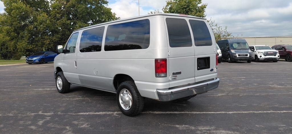 Ford Econoline E-350 XL Super Duty 2008
