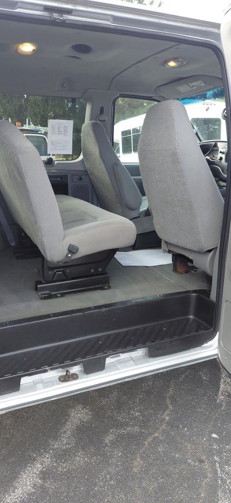 Ford Econoline E-350 XL Super Duty 2008