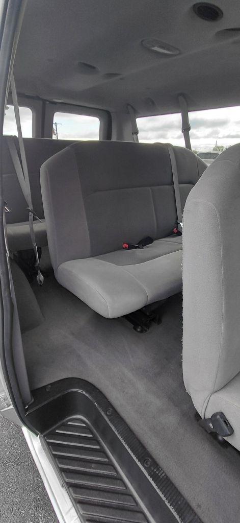 Ford Econoline E-350 XL Super Duty 2008