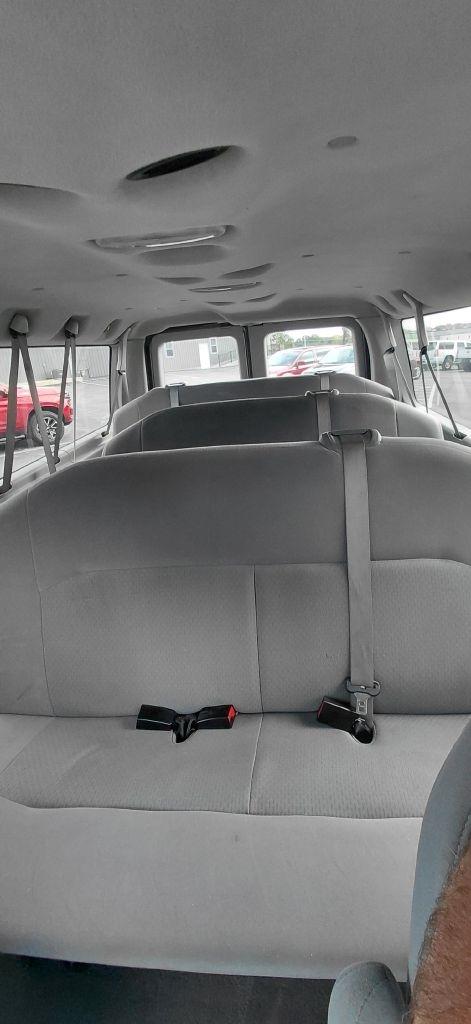 Ford Econoline E-350 XL Super Duty 2008