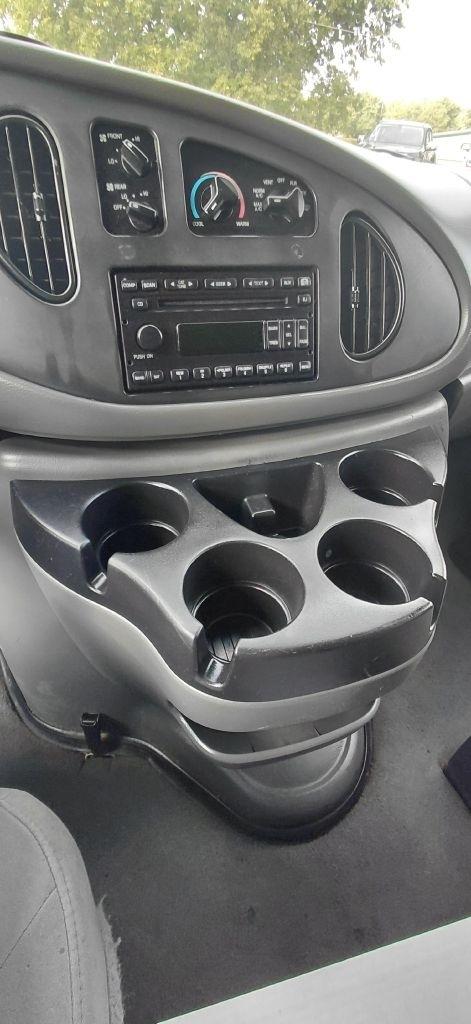 Ford Econoline E-350 XL Super Duty 2008
