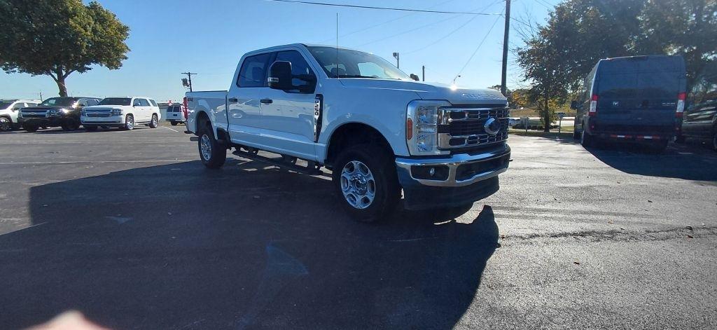 Ford F-250 SD Platinum Crew Cab 4WD 2026