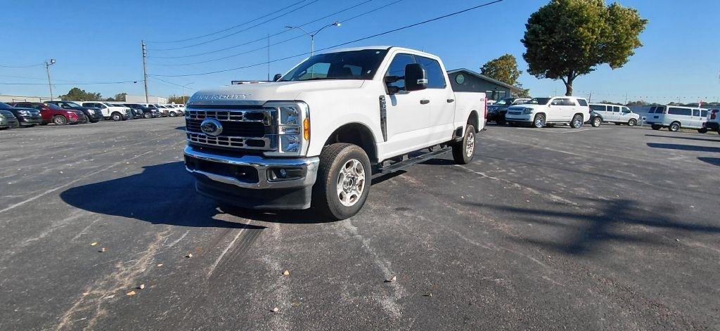 Ford F-250 SD Platinum Crew Cab 4WD 2026