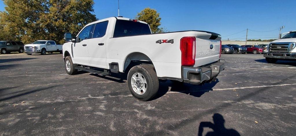 Ford F-250 SD Platinum Crew Cab 4WD 2026