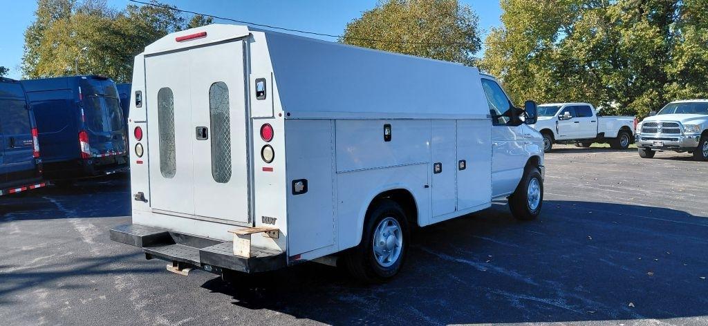 Ford Econoline E-350 Super Duty 2016