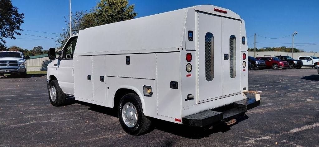 Ford Econoline E-350 Super Duty 2016