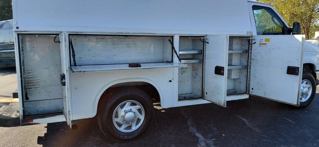 Ford Econoline E-350 Super Duty 2016
