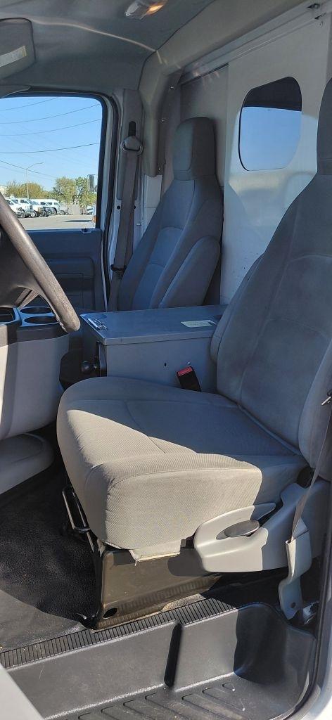 Ford Econoline E-350 Super Duty 2016