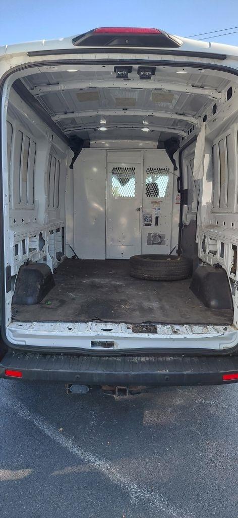 Ford Transit 250 Van Med. Roof w/Sliding Pass. 148-in. WB 2018