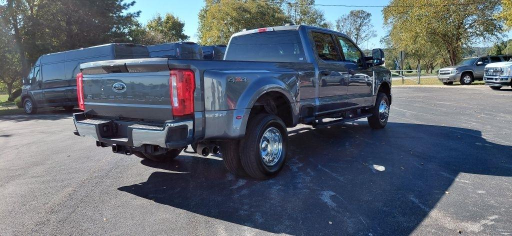 Ford F-350 SD XL Crew Cab Long Bed DRW 4WD 2026