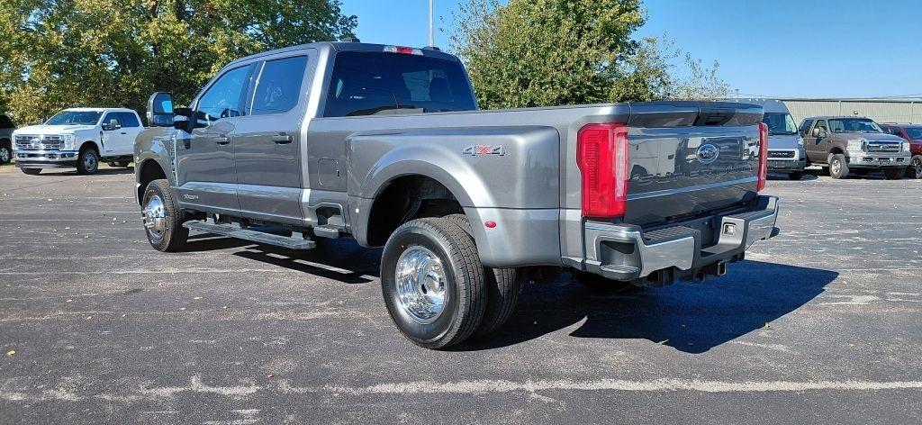 Ford F-350 SD XL Crew Cab Long Bed DRW 4WD 2026