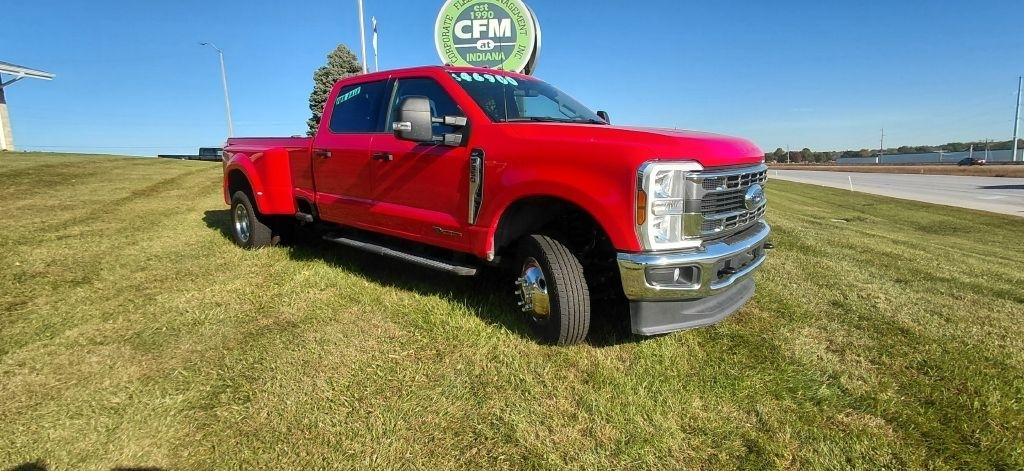 Ford F-350 SD XL Crew Cab Long Bed DRW 4WD 2025