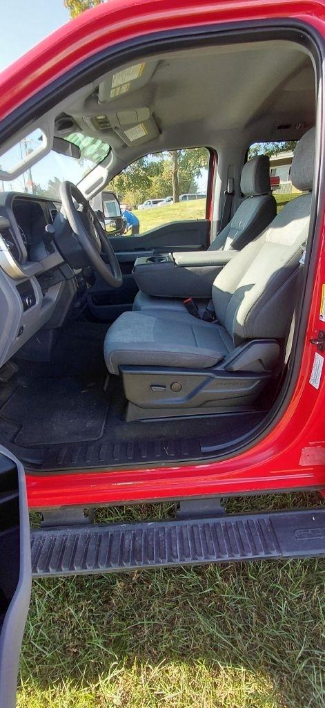 Ford F-350 SD XL Crew Cab Long Bed DRW 4WD 2025