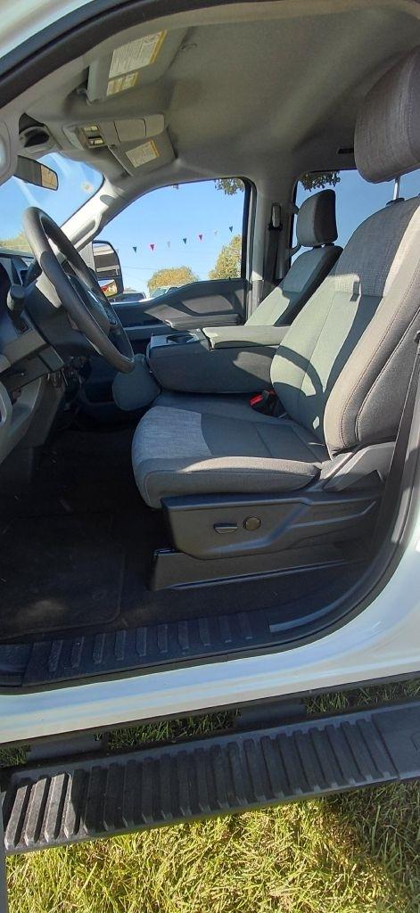 Ford F-350 SD XL Crew Cab Long Bed DRW 4WD 2026